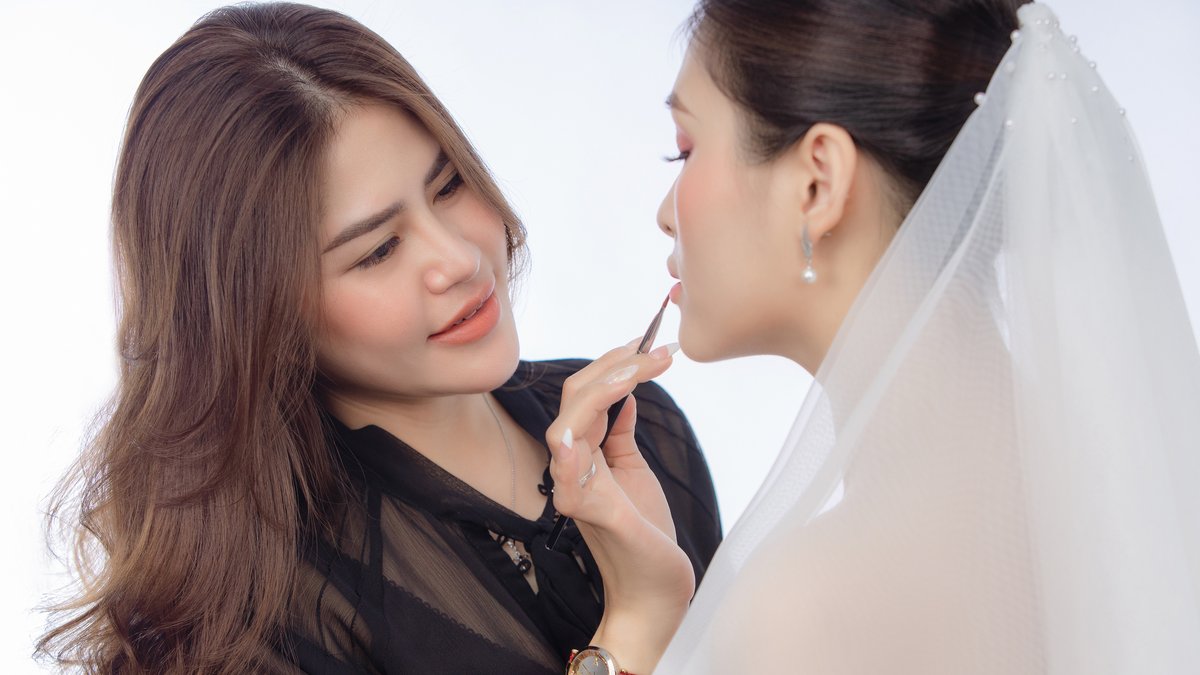 Master Phuong Ly makeup cô dâu